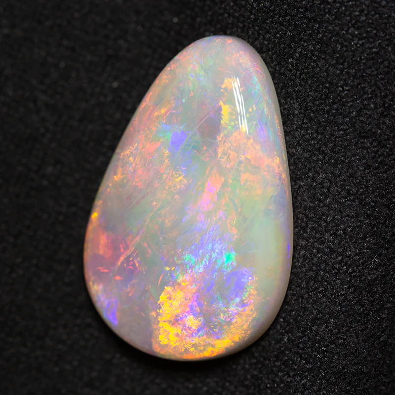 9.72 ct white opal 20.6x13.7x5.5mm