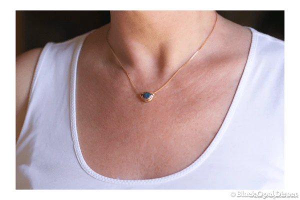 Gold Pod pendant with crystal opal (green) - Image 3